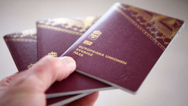 &quot;Men när du väl får ditt pass, ägna då en tanke åt vilken fantastisk värdehandling du fått i din hand och som ditt medborgarskap i Sverige ger dig rätt till&quot;, skriver Niklas Lehresjön.