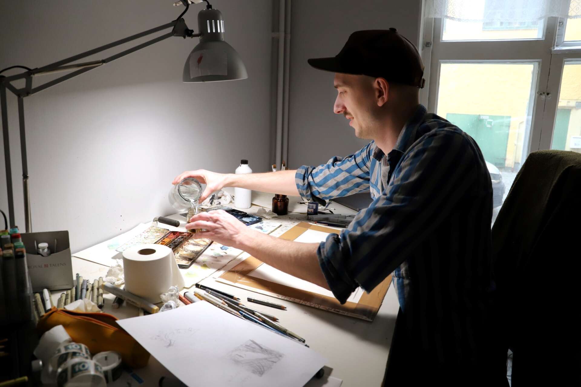 Marcus-Gunnar Pettersson bor och verkar i Arvika. Han har en egen studio och också ett eget galleri, Sudd.