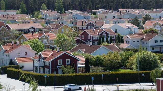 Kommunen angav fel siffra för gatunivån. Nu tvingas en husbyggare i Sjölyckan höja tomten med en halv meter, något som beräknas kosta 63 000 kronor. Bilden är en genrebild. 