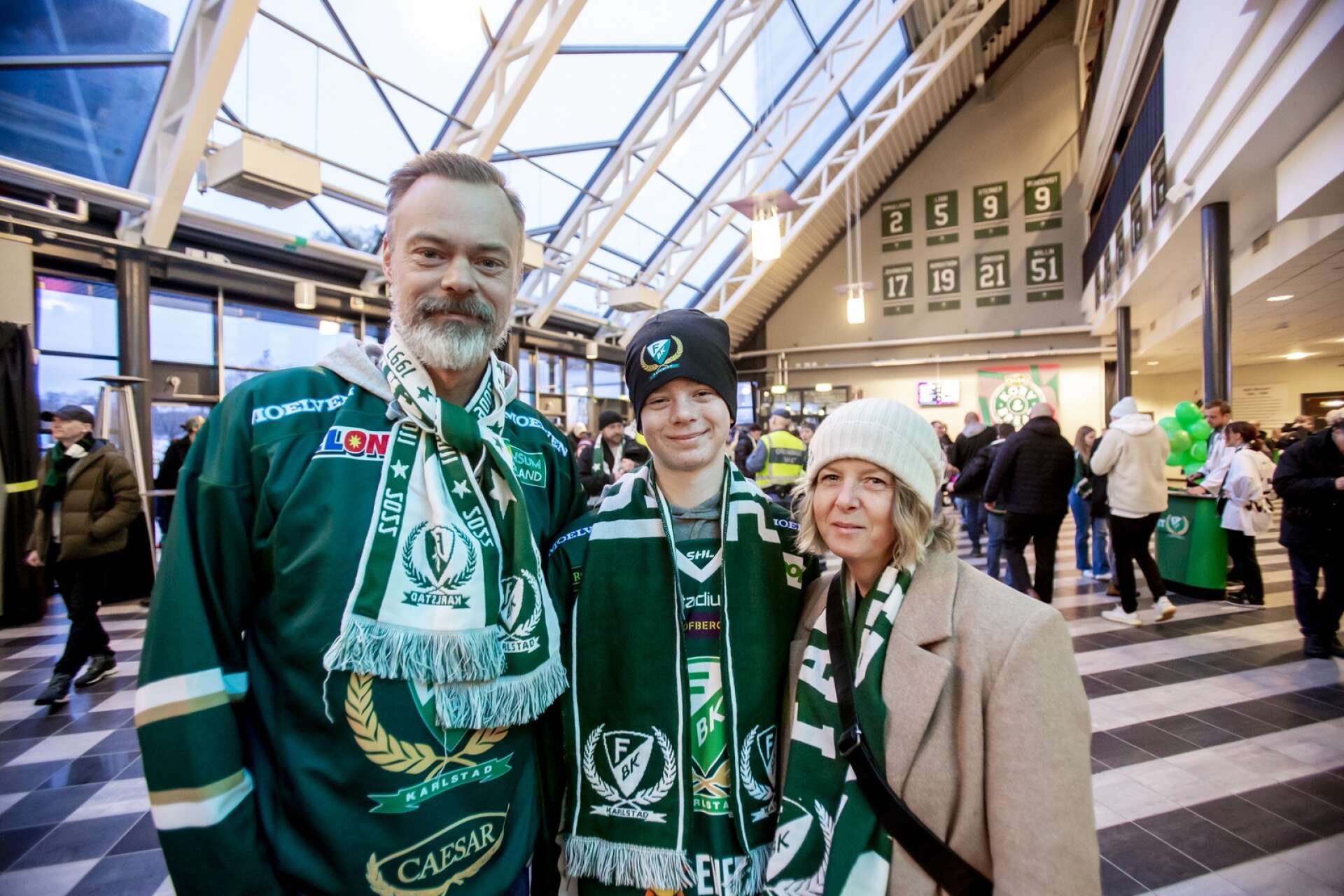 Conny Bergkvist, Viggo Johansson Bergkvist och Sofia Johansson hade rest från Torsby för att se på hockey.