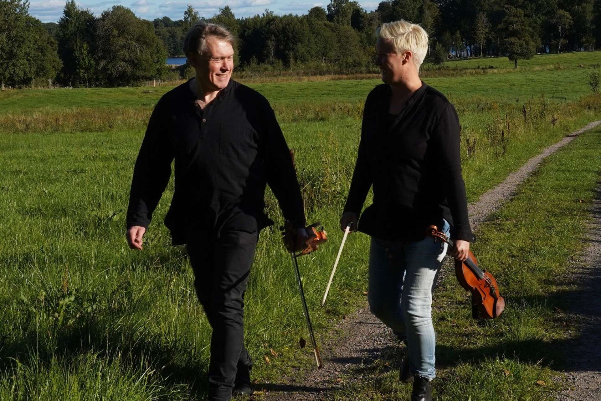Riksspelmännen Jenny Gustafsson och Hans Kennemark gästar Odensåker på tisdag.
