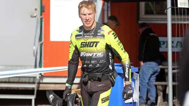 Sverige såg ut att gå mot guld i Six days, men då gav Albin Norrbins motorcykel upp.