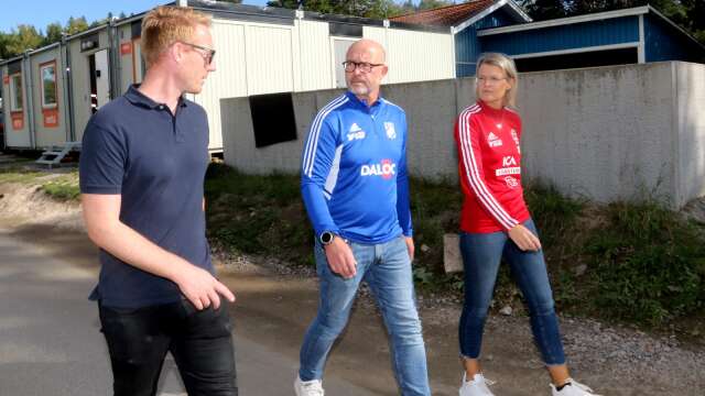 Ulf Svensson (mitten) och IFK Mariestad har skickat in en ansökan om höjt driftsbidrag. (ARKIV)