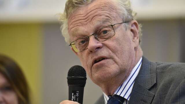  Riksidrottsförbundets ordförande, Björn Eriksson, kräver stöd till idrotten på mellan två till fyra miljarder kronor. 
