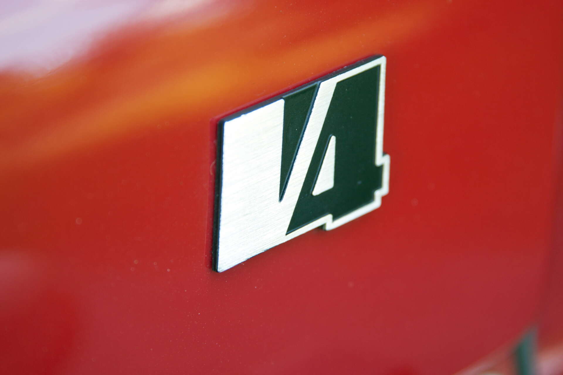 V4-motorn kommer ursprungligen från Ford Taunus. 