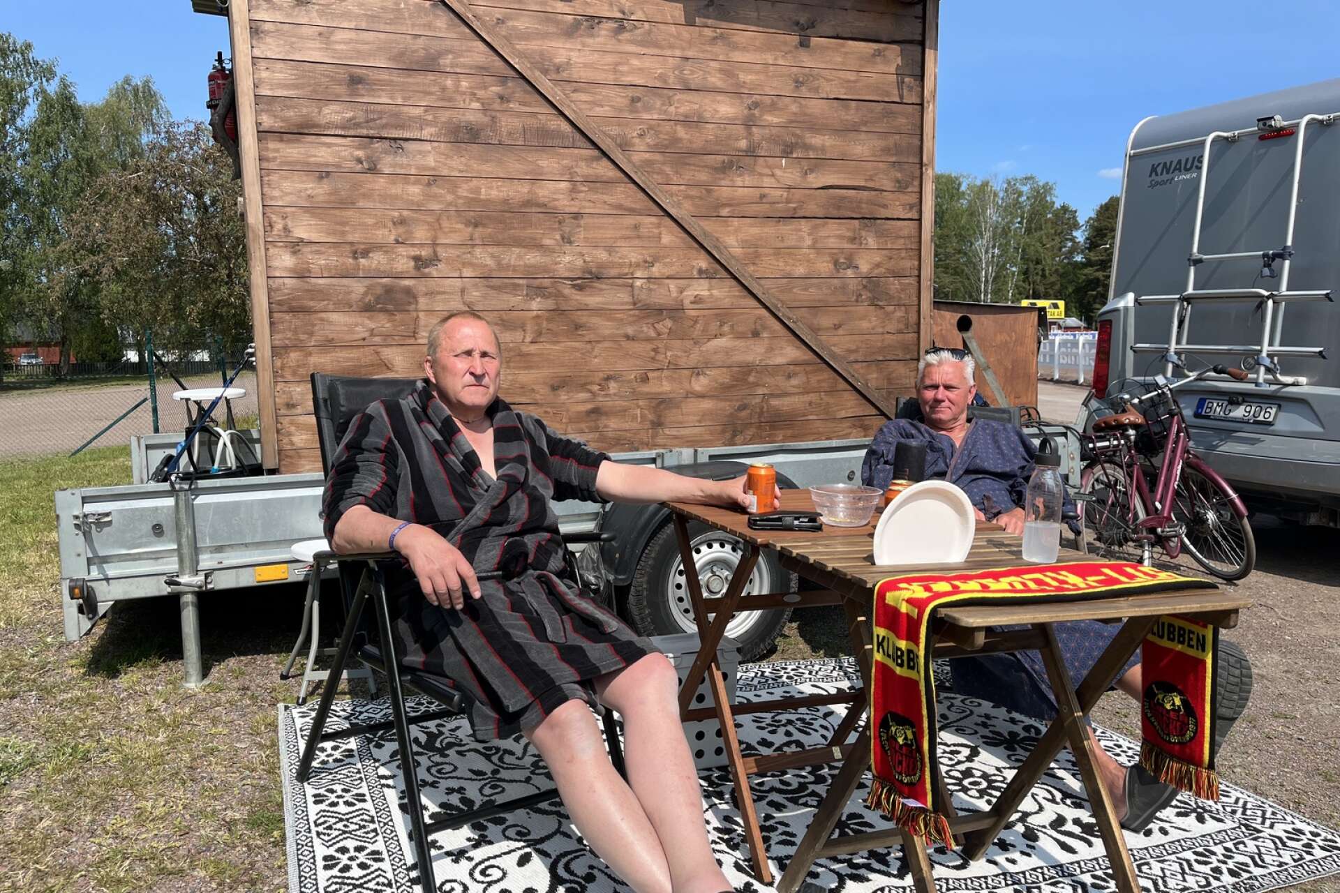 Sören Hult tog med sig sig bastun till träffen. Det efter en liten resa på 110 mil. Sören Hult tog med sig sig bastun till träffen. Det efter en liten resa på 110 mil.