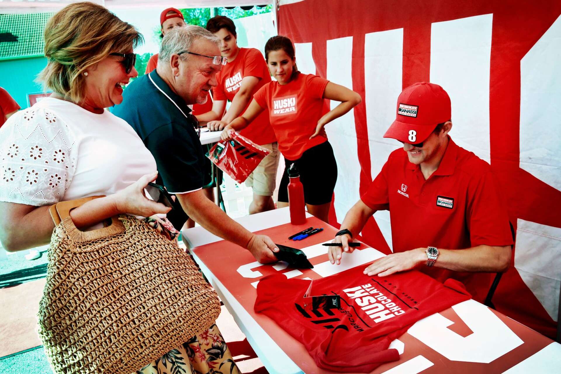 Indycarföraren och tidigare F1-stjärnan Marcus Ericsson mötte sina värmländska fans under torsdagen. 