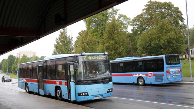 Nina Höijer (S), svarar på en insändare om busstrafiken i Karlskoga.