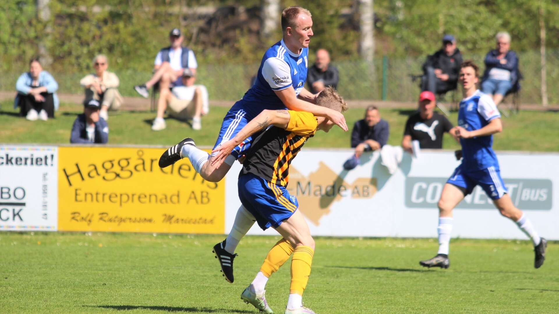 Jonsereds IF är ett av lagen IFK Mariestad och Simon Möller kan klättra förbi vid seger i kväll mot Götene IF. (ARKIVBILD)