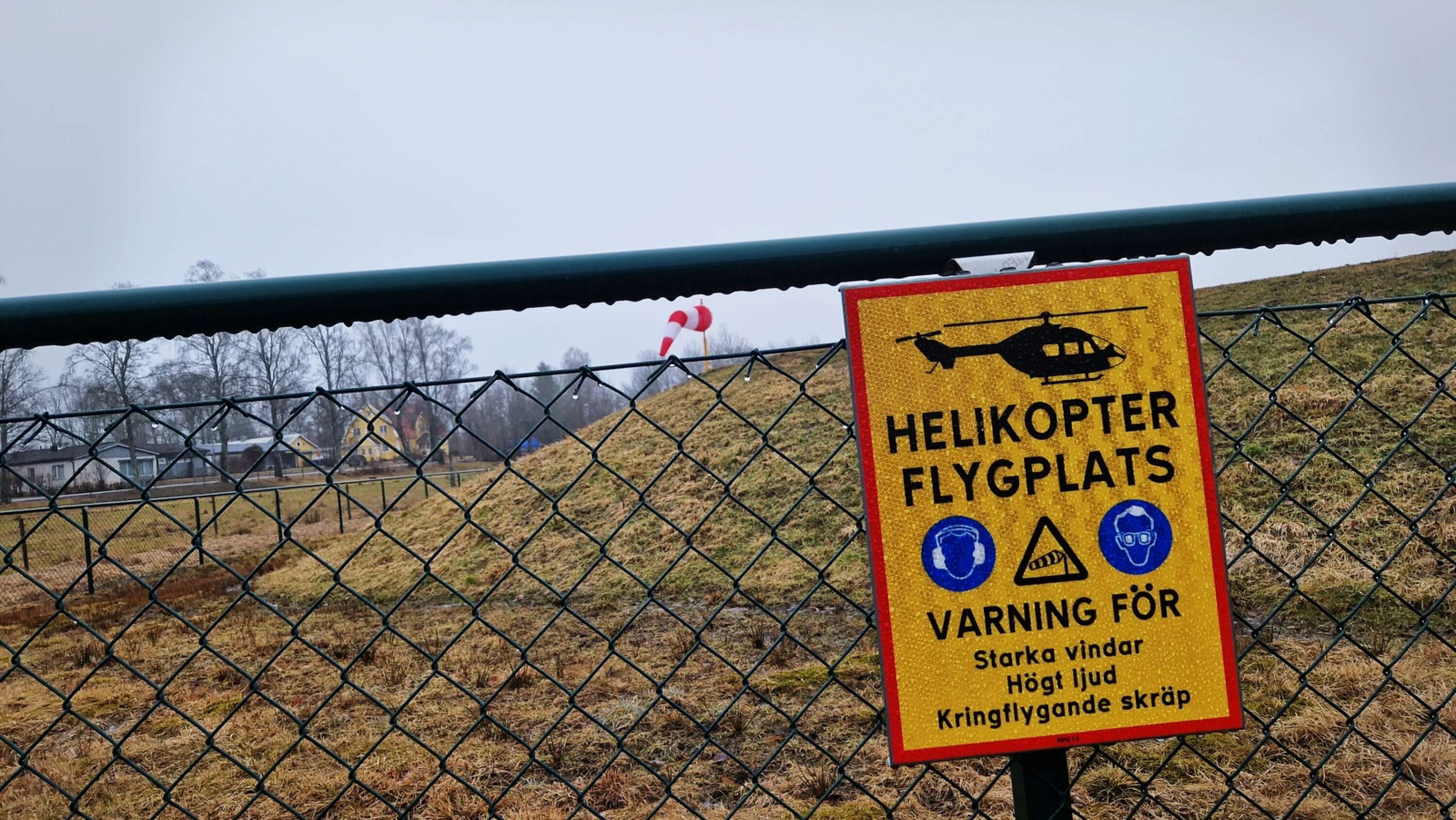 En man fördes med helikopter till Näl från jourcentralen i Bäckefors.