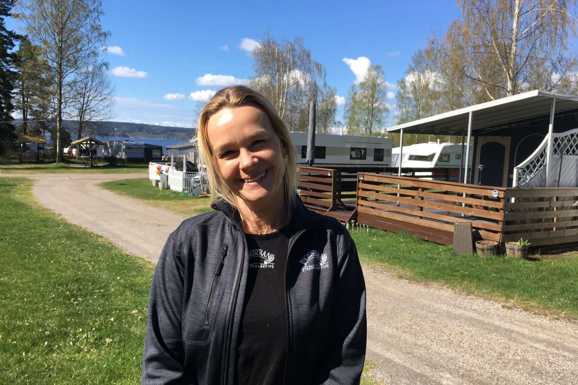  Vivi Appelqvist gläds åt att campingen på Ingestrand är fullbelagd.