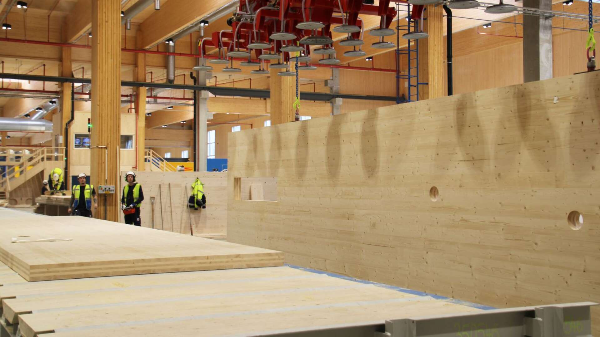 Korslimmat trä kan användas som byggmaterial istället för betong.
