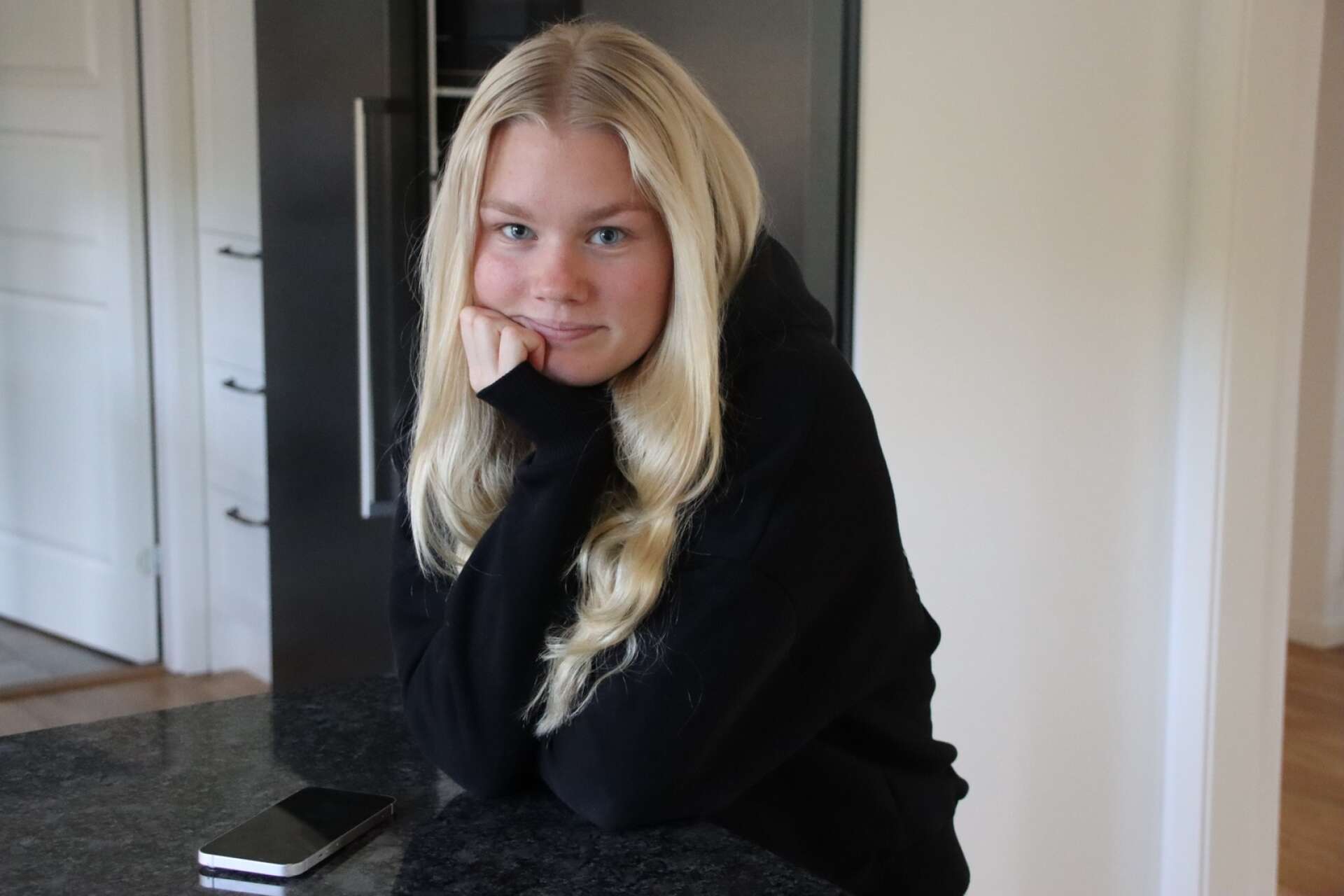 Anja Stolpe ser fram mot vinterns alla lopp, men än är inte barmarkssäsongen över – närmast väntar ett lopp på rullskidor i Ulricehamn.