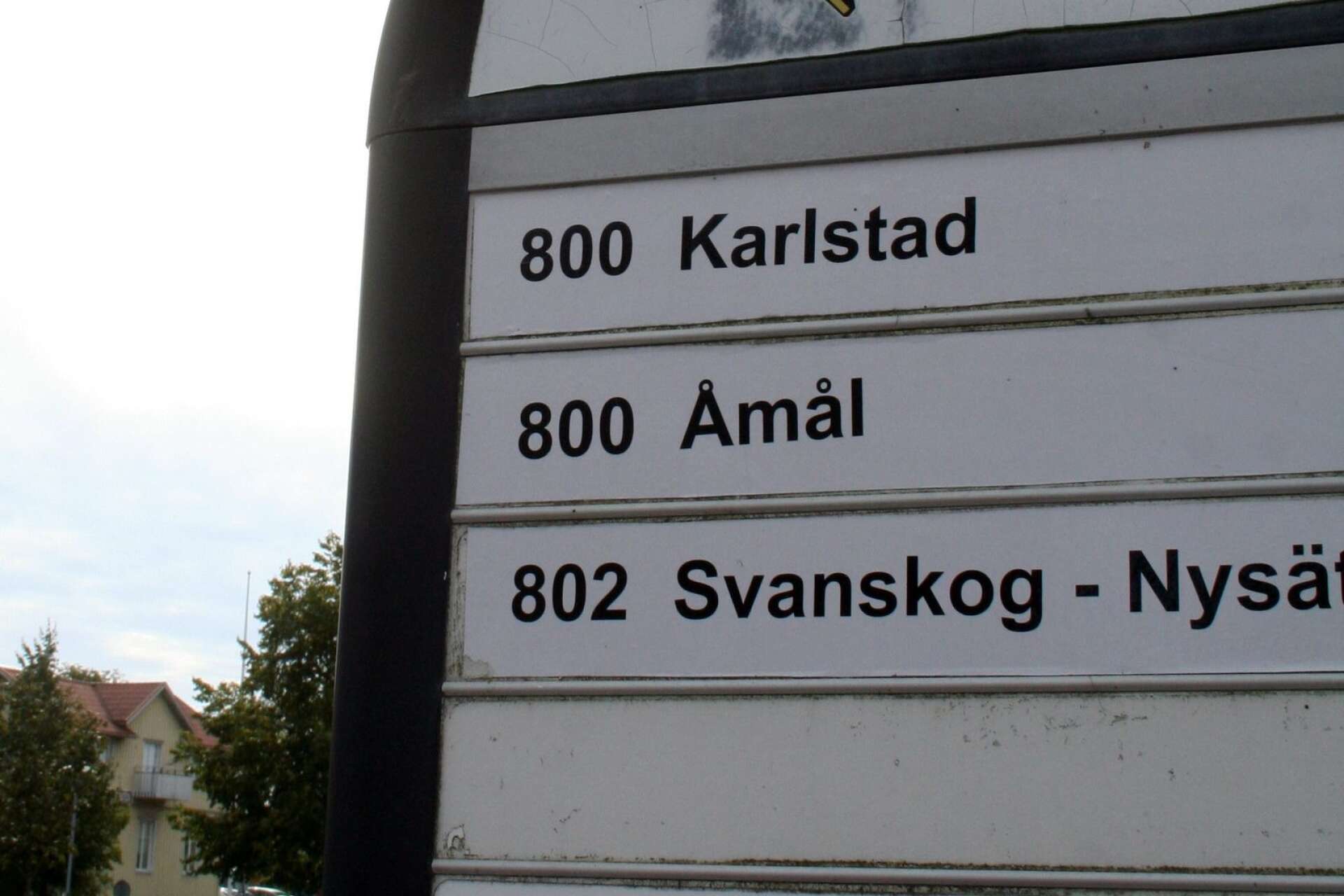 Resorna från Åmål till Säffle och Svanskog blir dyrare och seniorkortet gäller från nästa år bara till länsgränsen. 