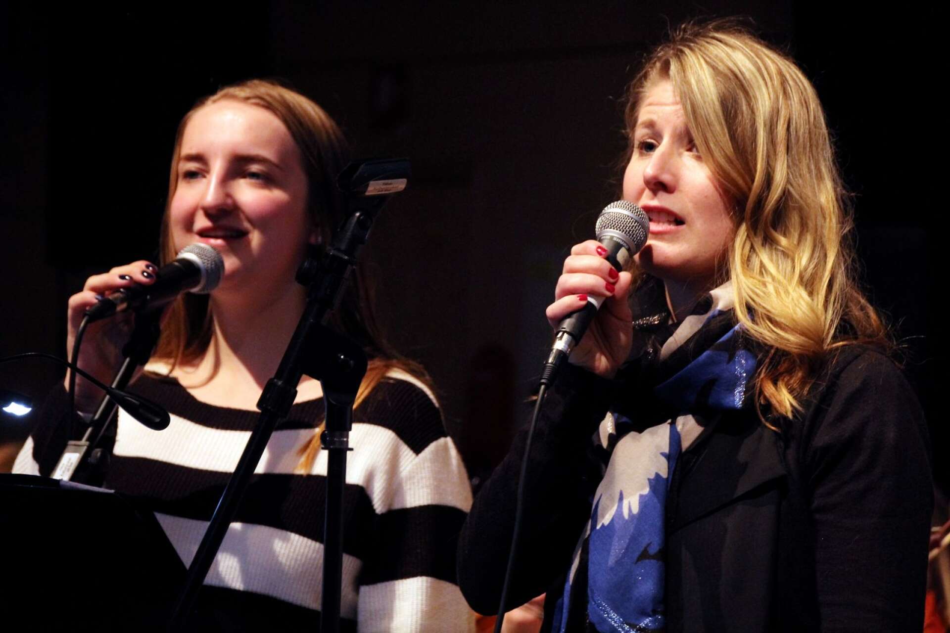 

Linnea van der Plasse och Madelene Holmström sjöng.