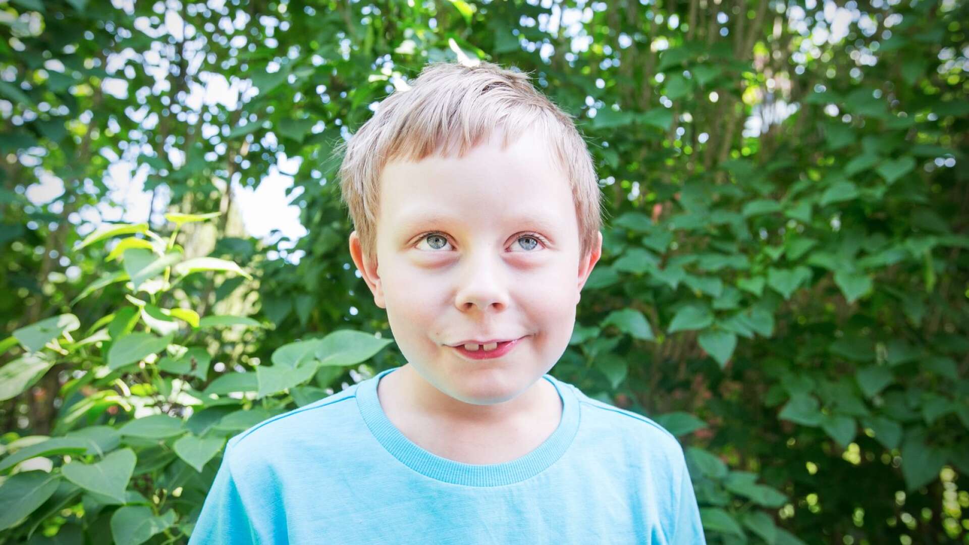 Nioåriga Petter har immunbristsjukdomen Brutons. Innan man upptäckte sjukdomen var han konstant sjuk men idag kan han, tack vare mediciner, leva ett relativt friskt liv.