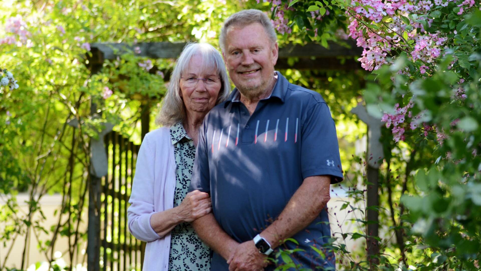 Efter 30 års arbete med rosenträdgården finns det ingenstans som makarna Ann-Charlotte och Bengt Kronberg hellre vill bo.