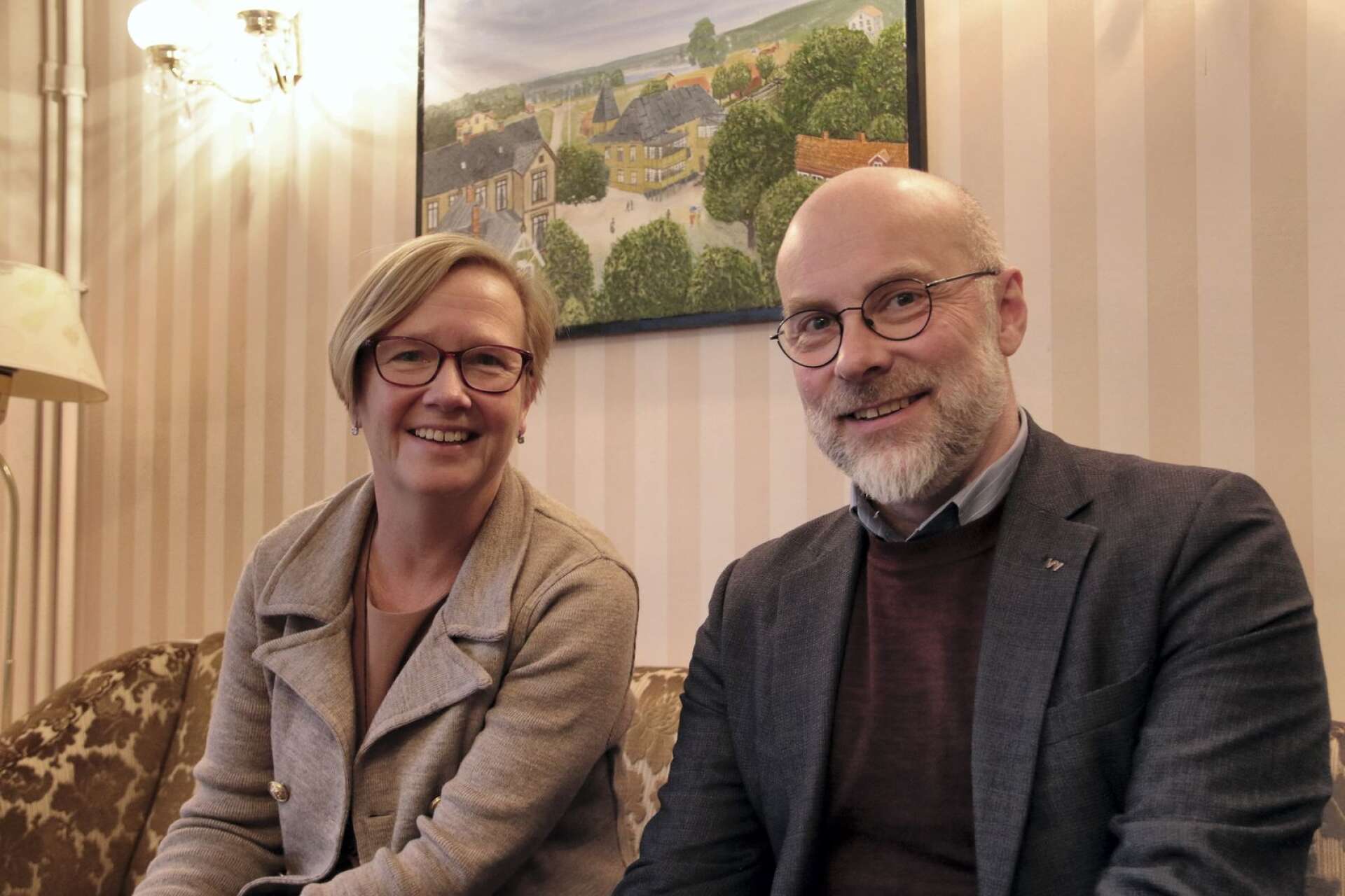Kristina Jonäng (C), regionråd, och Ulf Bakke, analyschef på Vy tåg i Norge, pratade järnvägsutveckling.