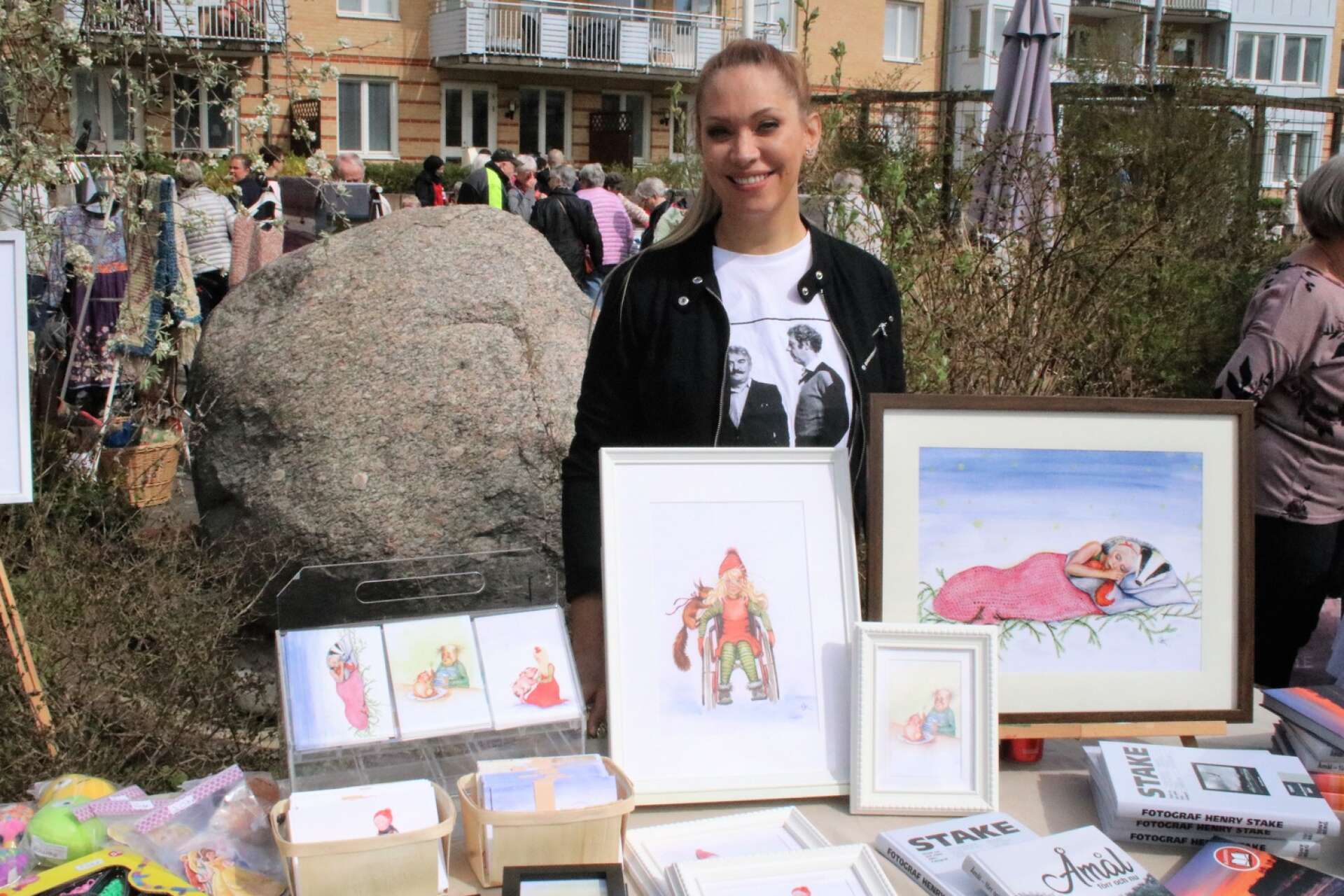 Sara Aldén sålde bland annat akvareller som hon gjort själv och flera olika böcker om Åmål.