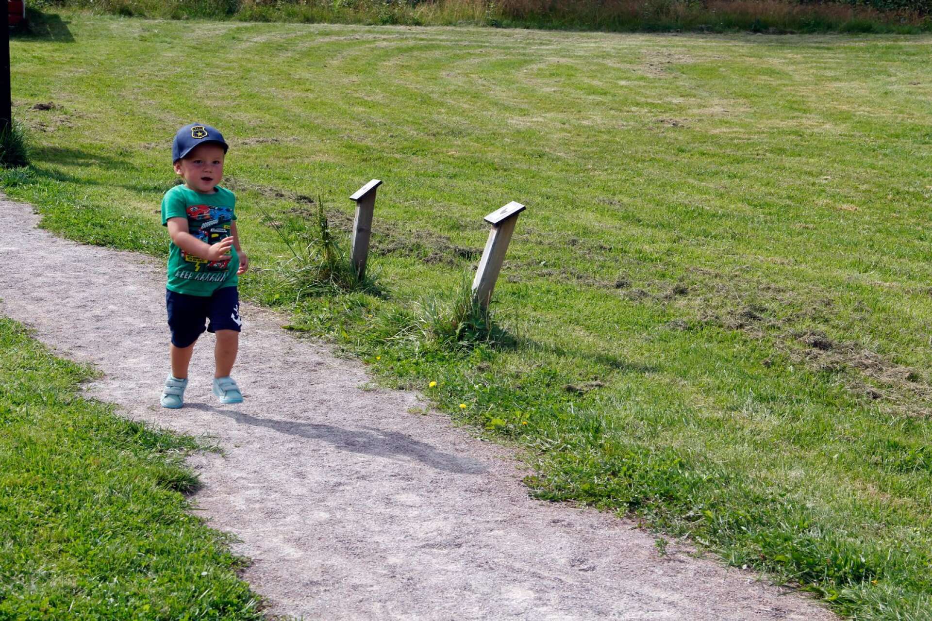 Emil Elofsson är ett av alla barn som gillar att springa ikapp med djuren på löparbanan.
