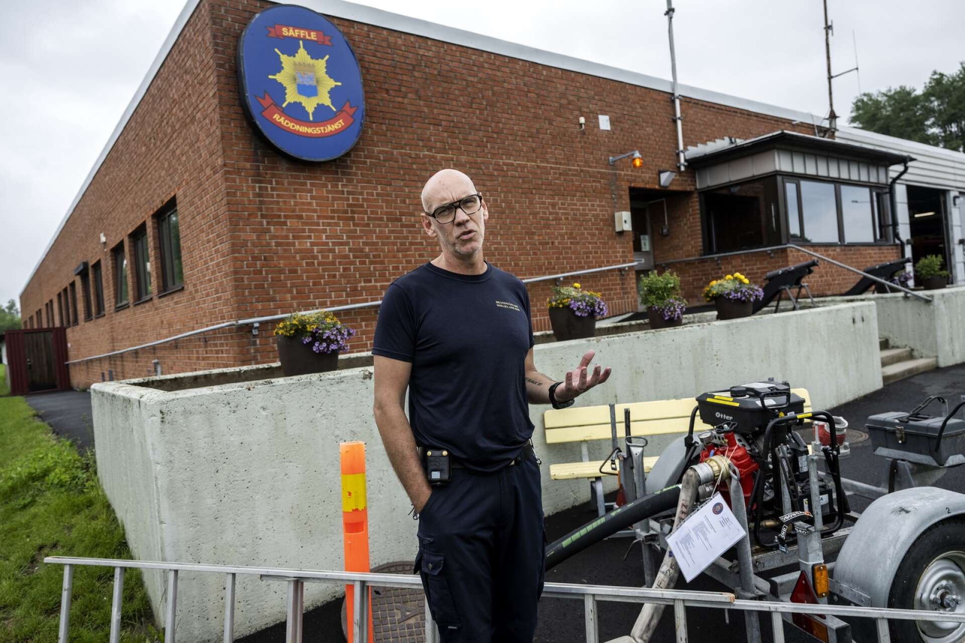 Styrkeledare Mikael Olsson uppmanar Säffleborna att förebygga nya översvämningar genom att täta sina brunnar i källarna.