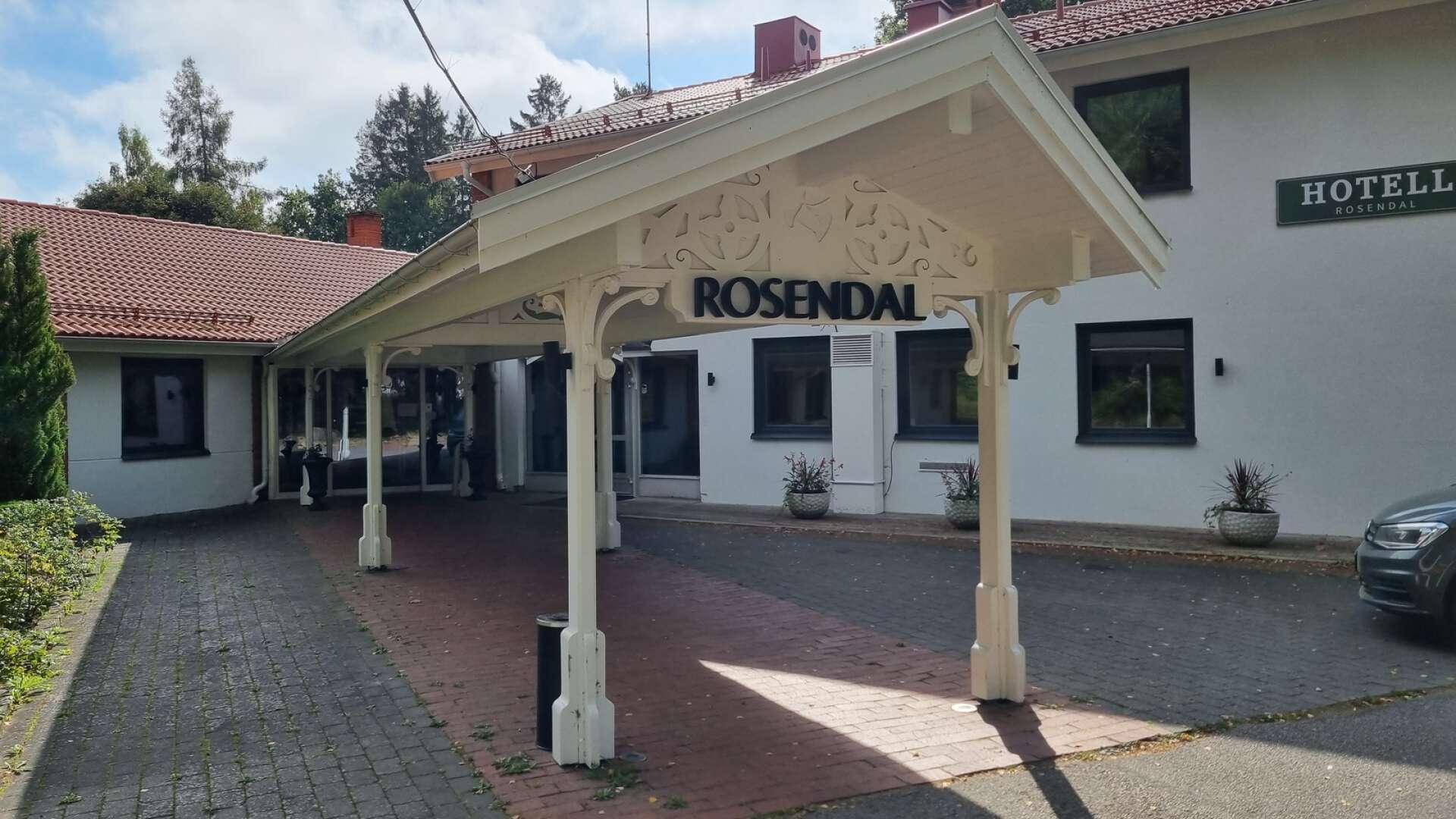På Hotell Rosendal ska nio rum renoveras.