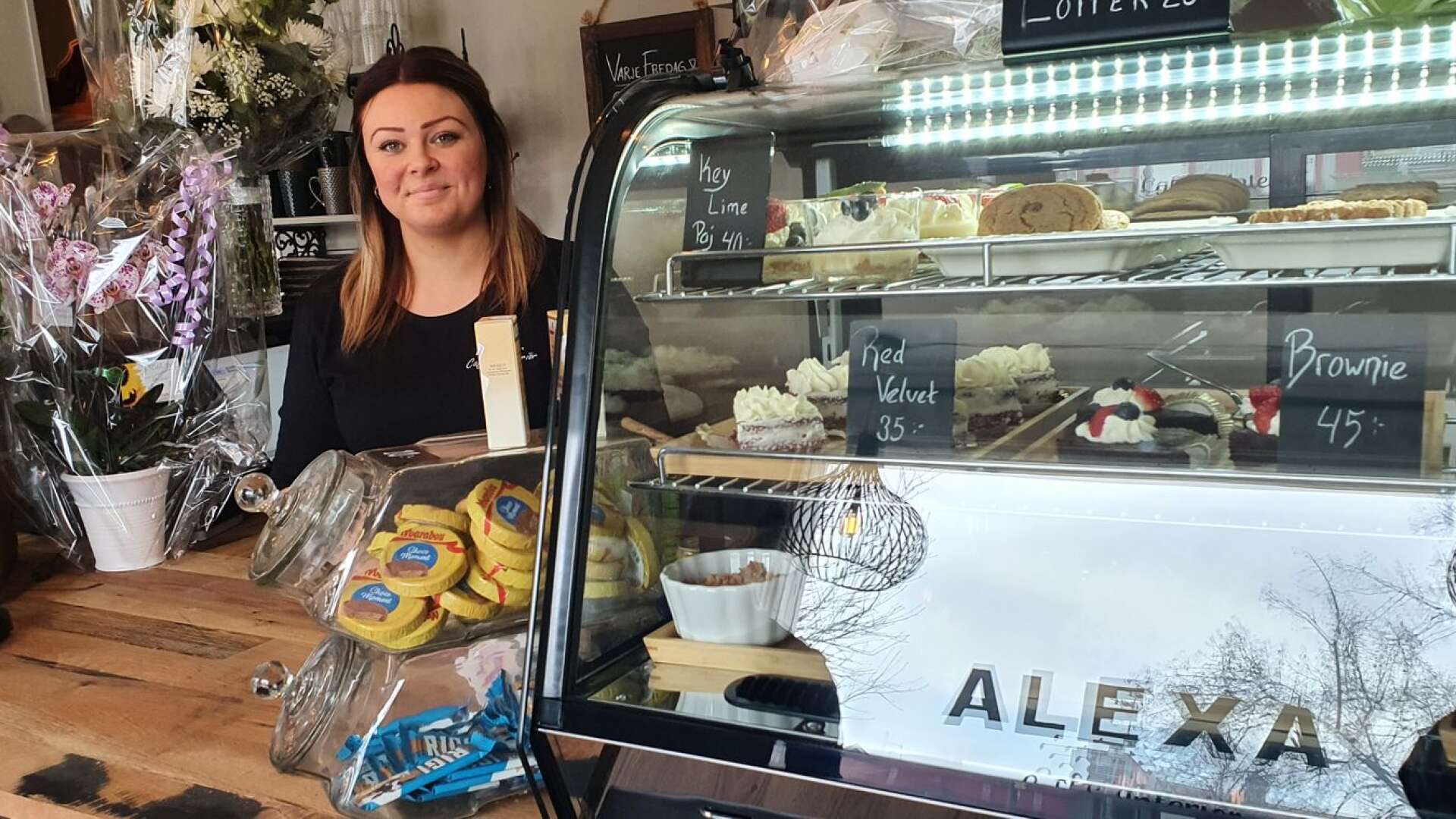 Nu har Alexandra Palmkvist öppnat café och inredningsbutik i centrala Torsby.