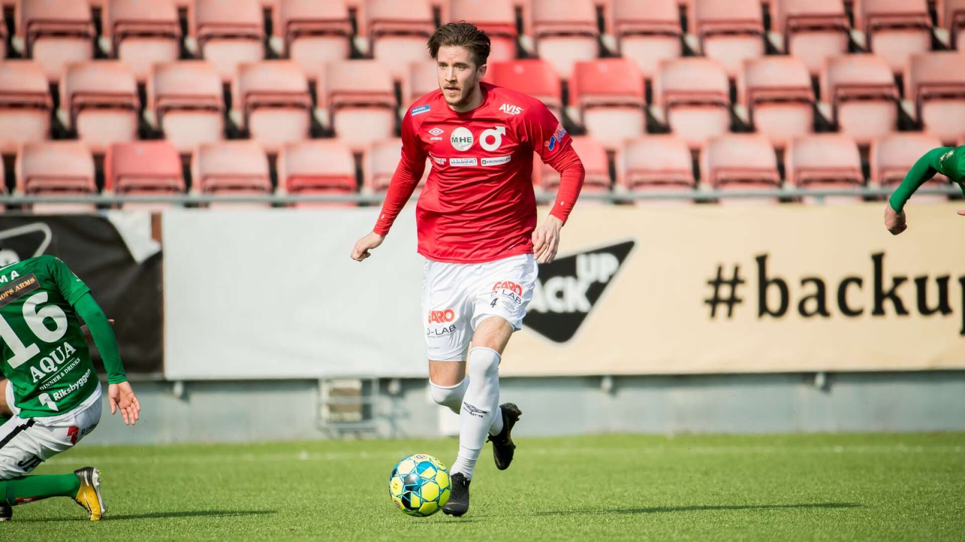 Janevski, här i 2–1-segern mot Jönköpings Södra i april, stortrivs med fotbollslivet i lilla Degerfors efter en tung fjolårssäsong i GAIS. 