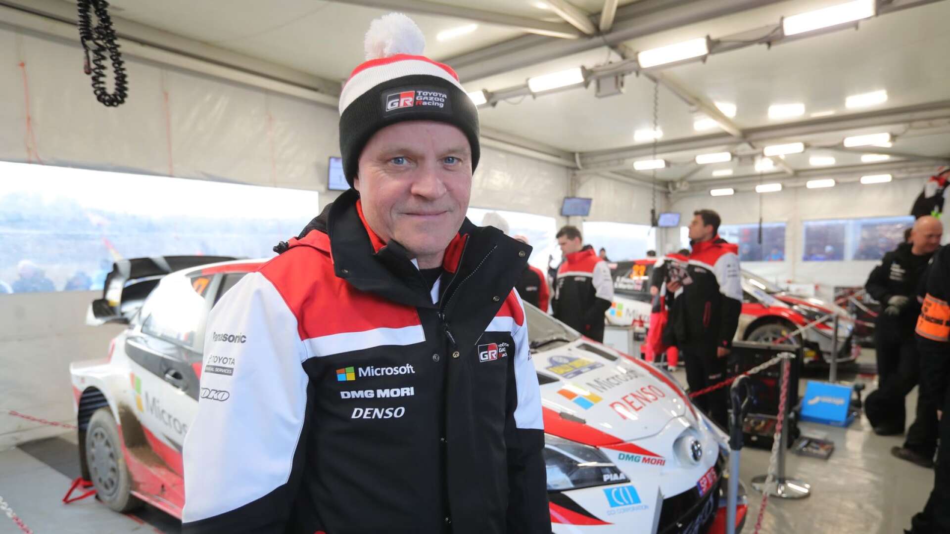 Toyotateamchefen Tommy Mäkinen trivs trots avsaknaden av snö.