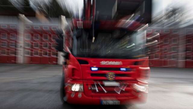 En brand i lasten på en lastbil inträffade på E18 i Karlskoga. Arkivbild.