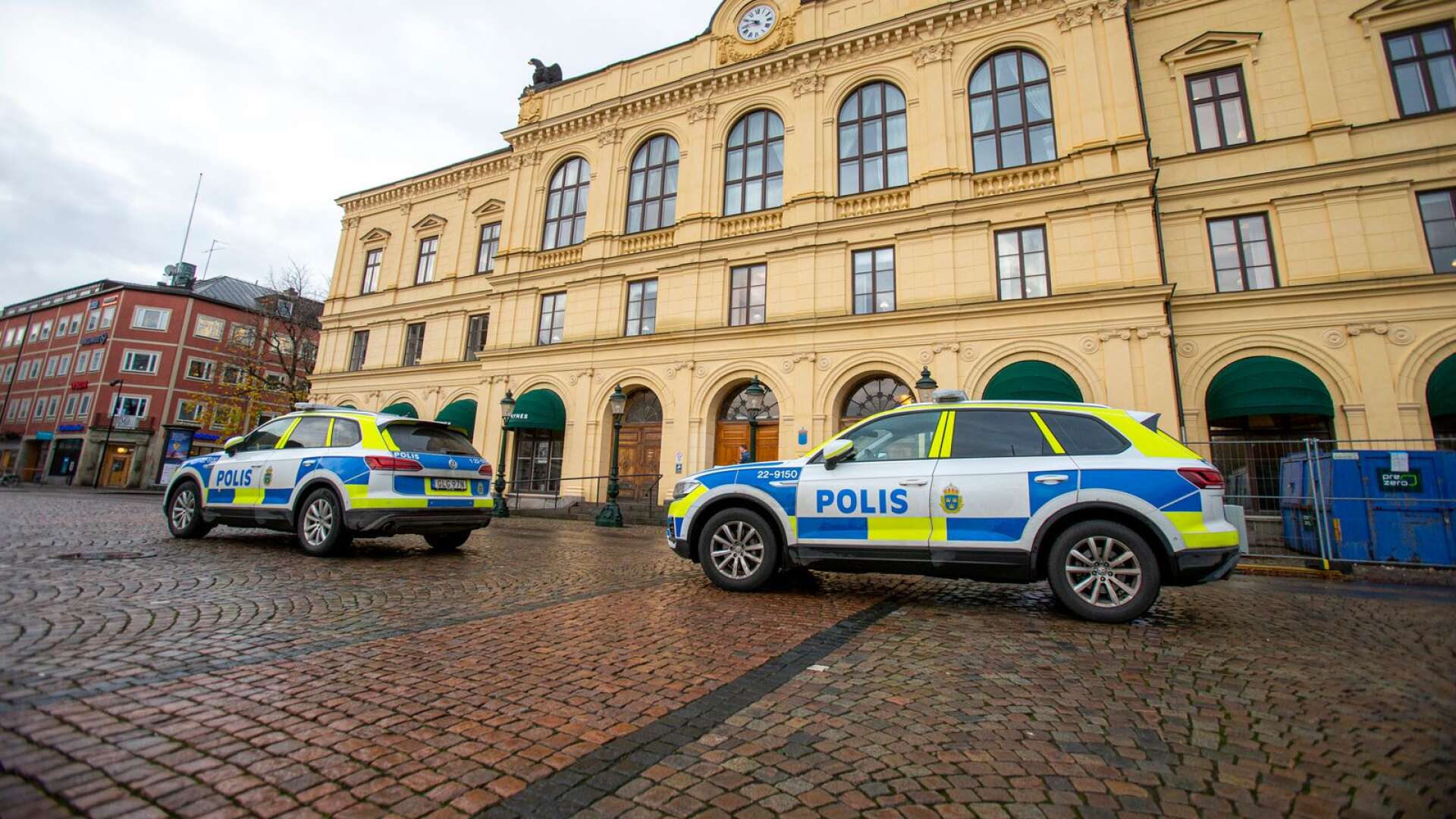 Fyra män har begärts häktade vid Värmlands tingsrätt.