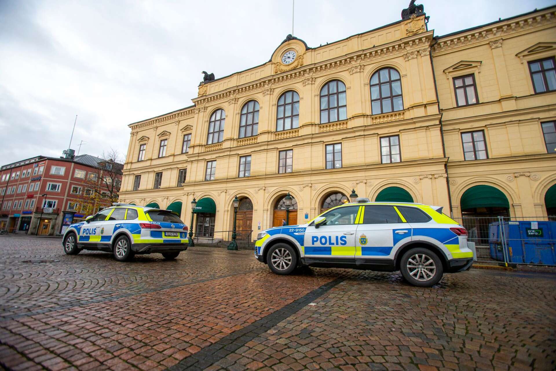 Fyra män har begärts häktade vid Värmlands tingsrätt.