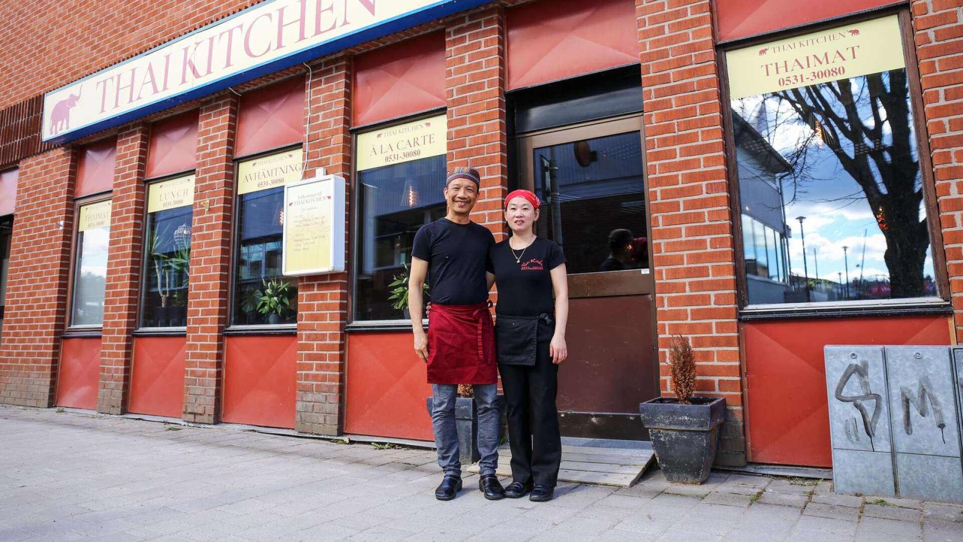 Sedan två månader tillbaka driver paret och restaurangägarna Duc Bui och Khanh Huynh sin verksamhet i Bengtsfors, i stället för Billingsfors där de har hållit till tidigare.