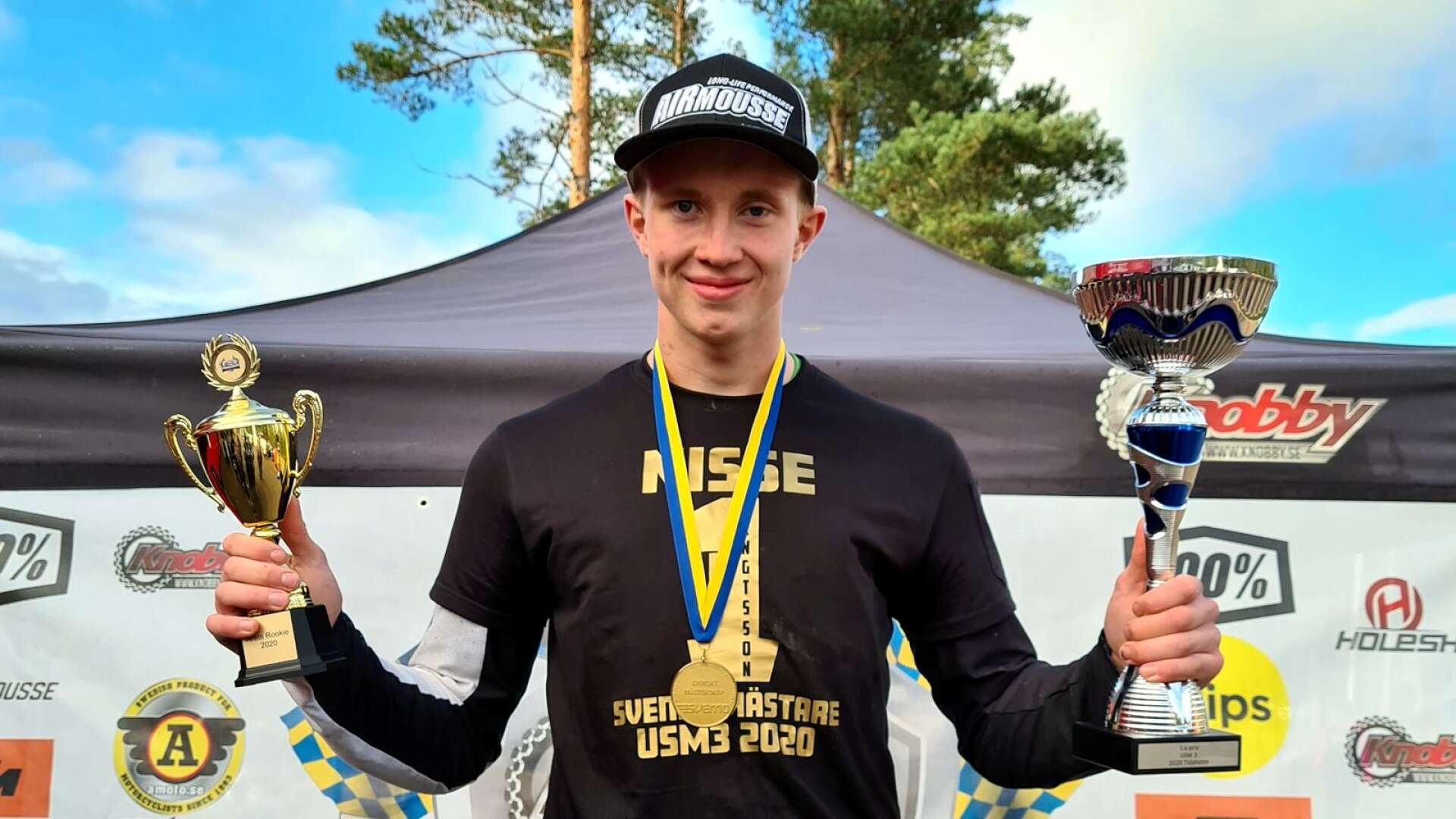 Hjokillen Nisse Bengtsson, FMCK Skövde, blev totalsegrare i USM3 och utsågs till Årets rookie.