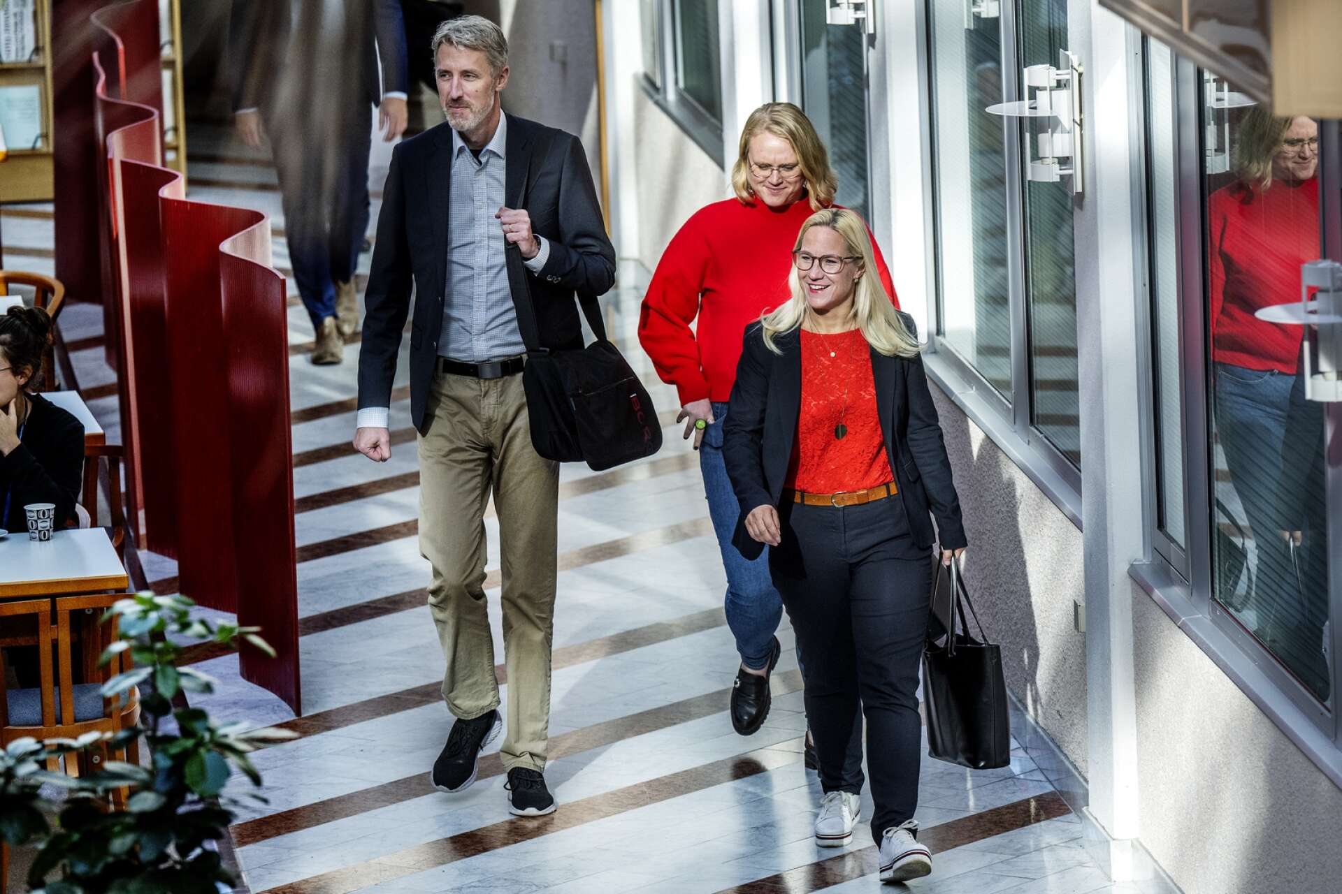 Förstanamnen Erik Evestam (C) och Elisabeth Björk (V) lär ligga bra till för att vid sida om Åsa Johansson (S) få ordförandeuppdrag i regionen.