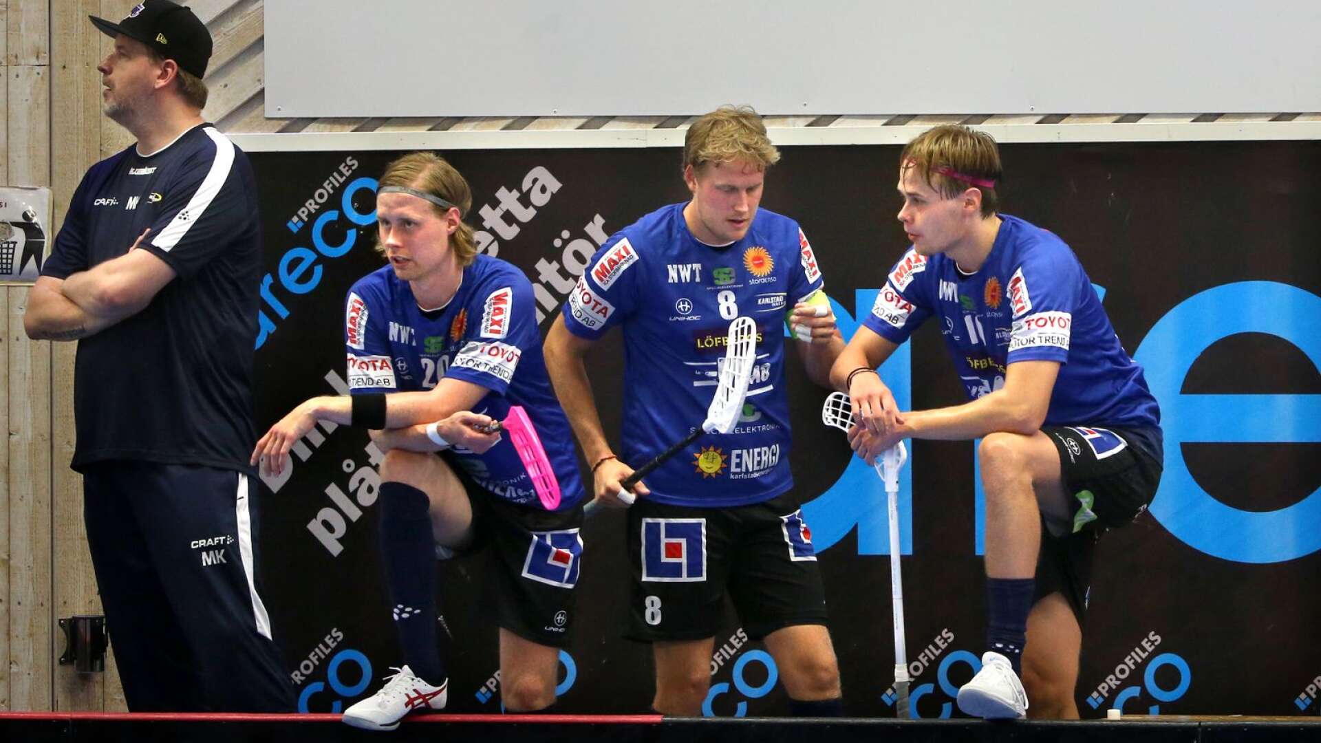 Karlstad IBF, med nye huvudtränaren Mattias Karlsson, vann träningsmatchen mot Hagfors med 8-5. De tre Colling-bröderna Adam, Tom och Jesper spelade andra matchen i samma kedja. 