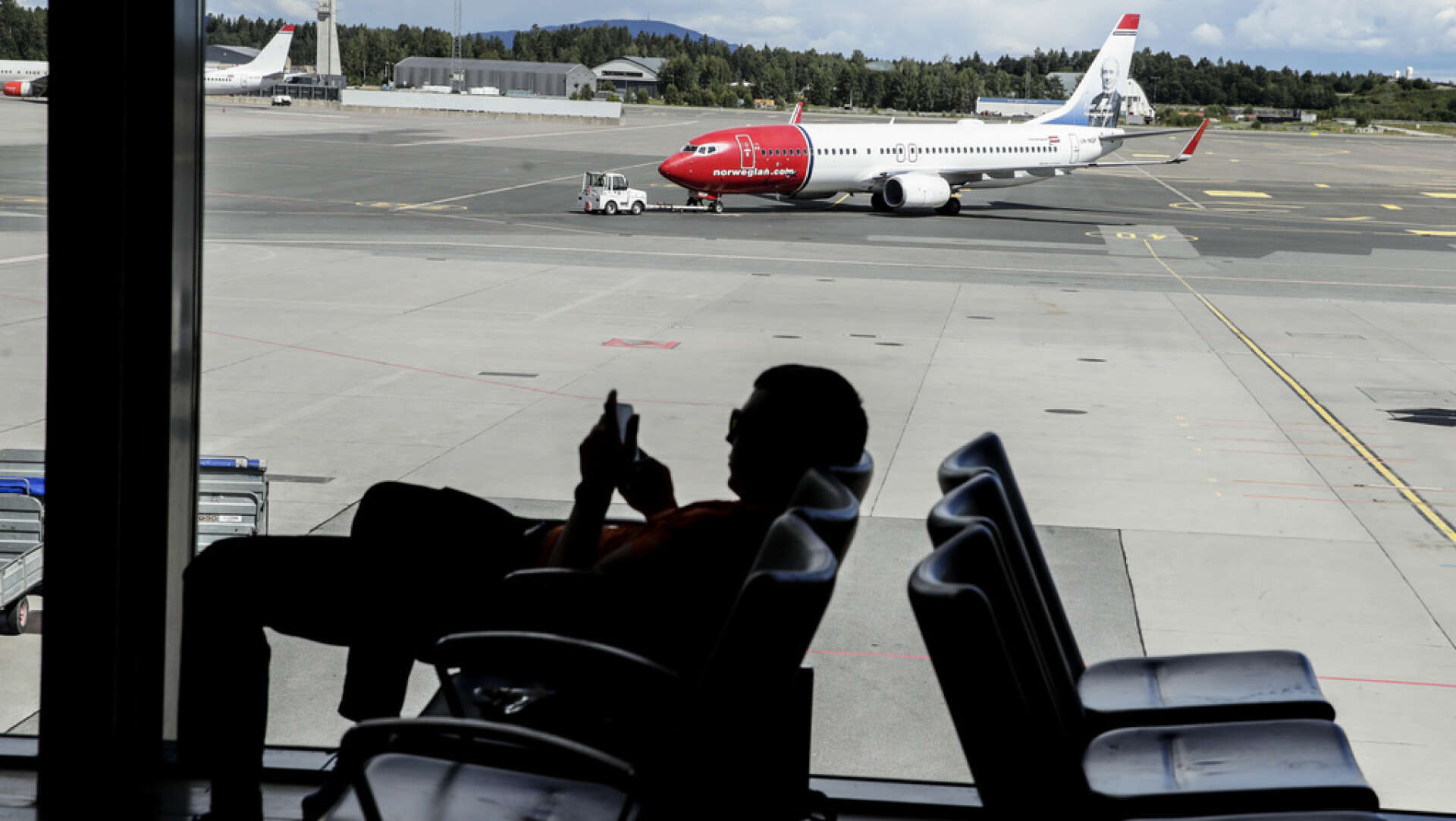 På Oslos flygplats Gardermoen väntas runt 40 flygplan från andra länder landa i dag då Norge öppnar för att turister får komma till landet utan att sättas i karantän. Bild från tidigare i juli.