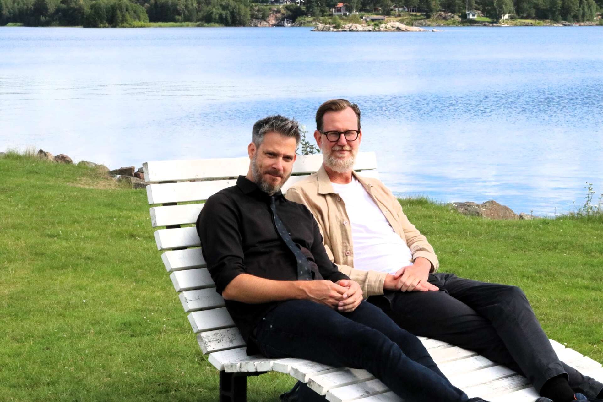 Deckarförfattarna Peter Nyström och Peter Mohlin är i Åmål ganska ofta och hälsar på.