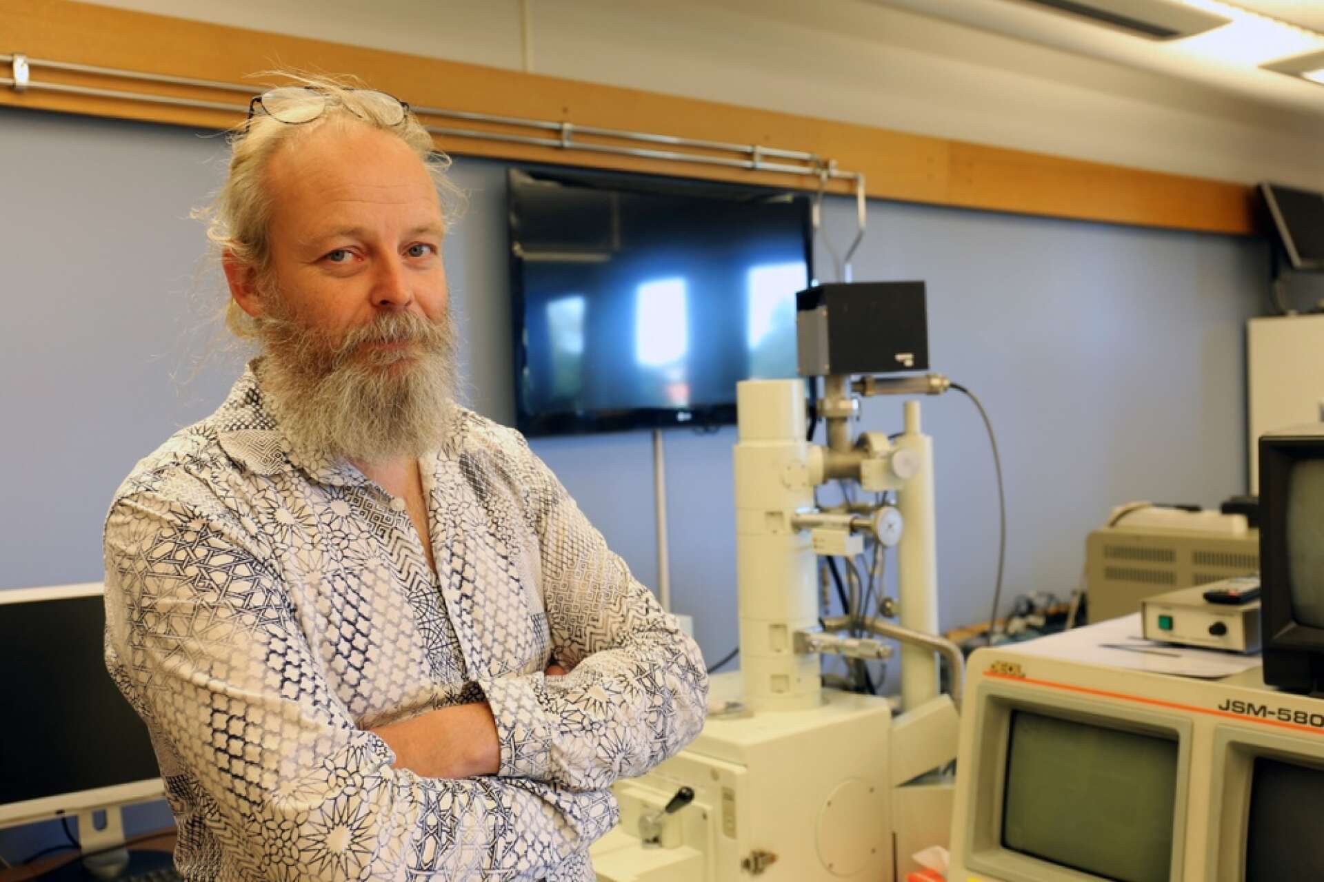 Mats Svensson är lektor på gymnasieskolan Katedralskolan i Skara.
Mats har doktorerat i fysiologisk botanik vid Uppsala universitet men har också en lärarexamen