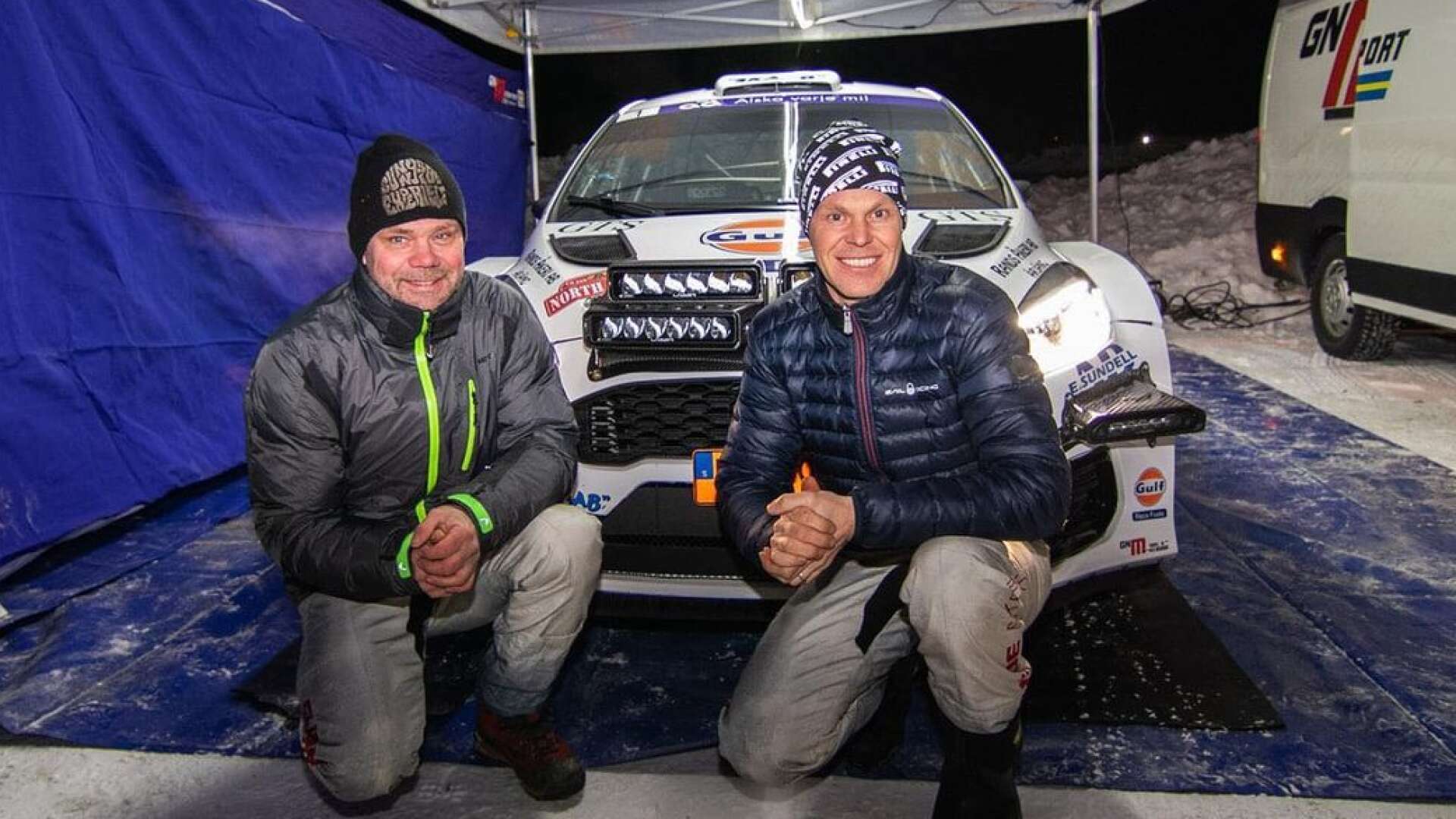 Per-Gunnar P-G Andersson och kartläsaren Anders Fredriksson vann årets första SM-rally.