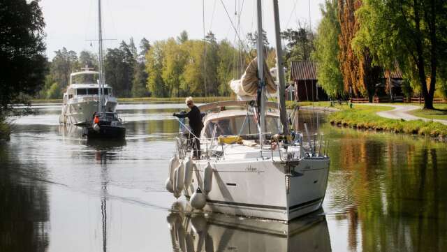 Göta kanal är ett av Sveriges största byggnadsverk och ett populärt turistmål.