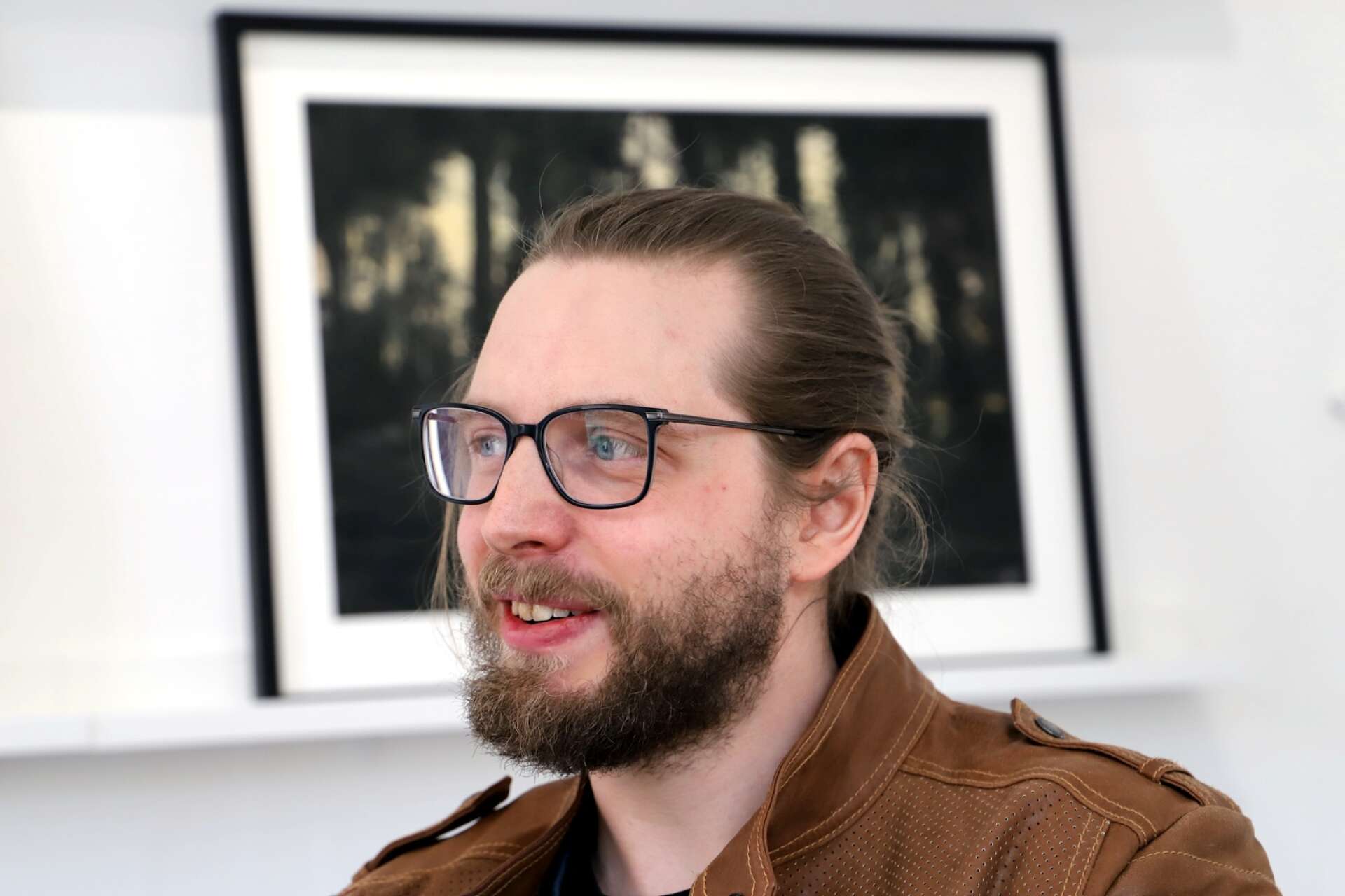 Joakim Strand, född 1991 på Hammarö, har sin första separatutställning på Galleri Värmland.