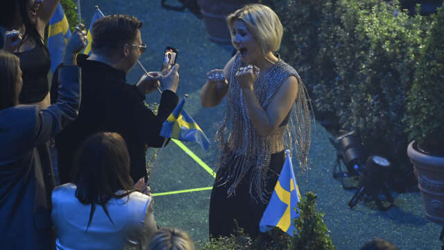 Sveriges Cornelia Jakobs går till final i Eurovision med låten 'Hold me closer'.