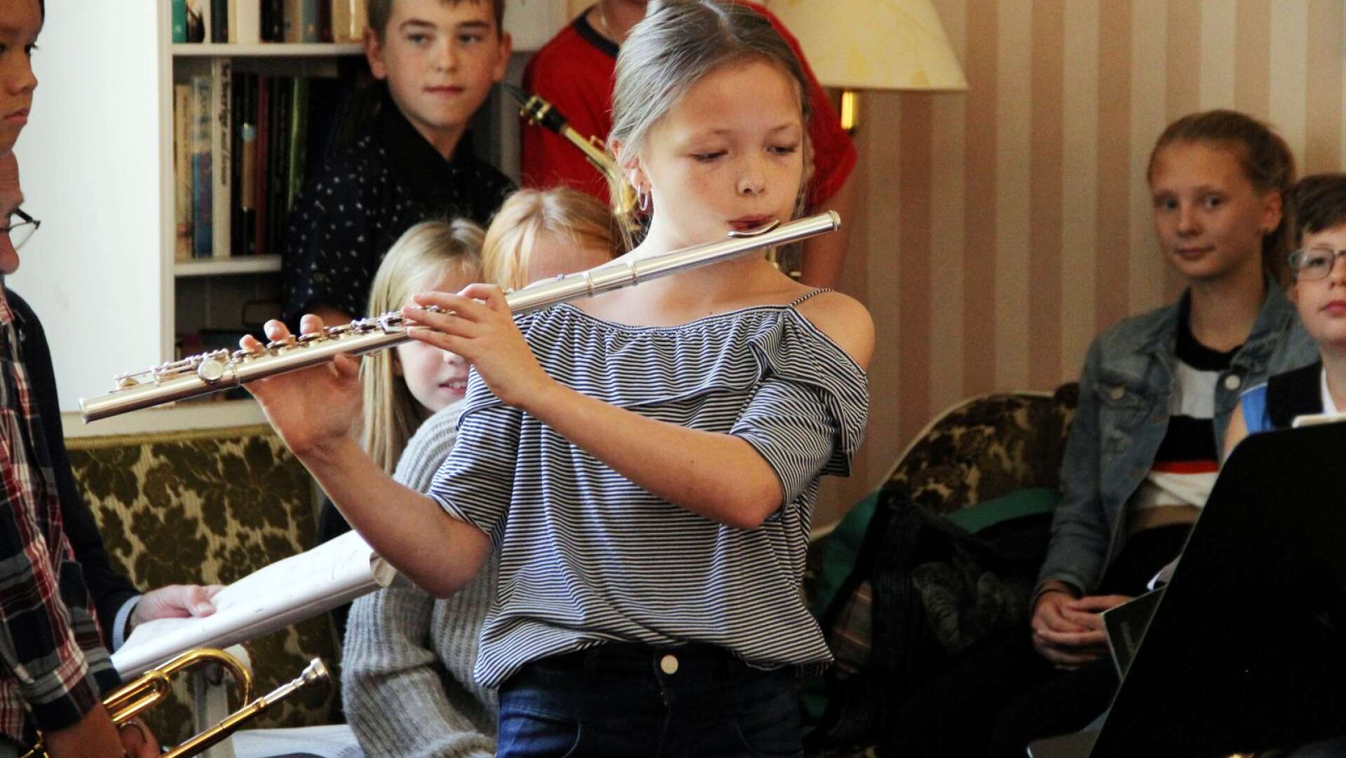 
Thea Axelsson, 11 år, spelade tvärflöjt. 