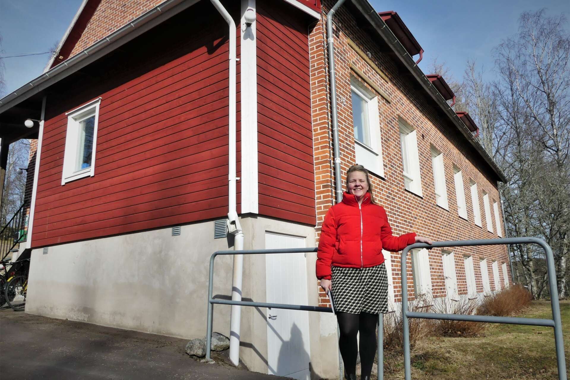Vera Telemo har köpt Fröskogs församlingshem ihop med vännen Karin Bore.