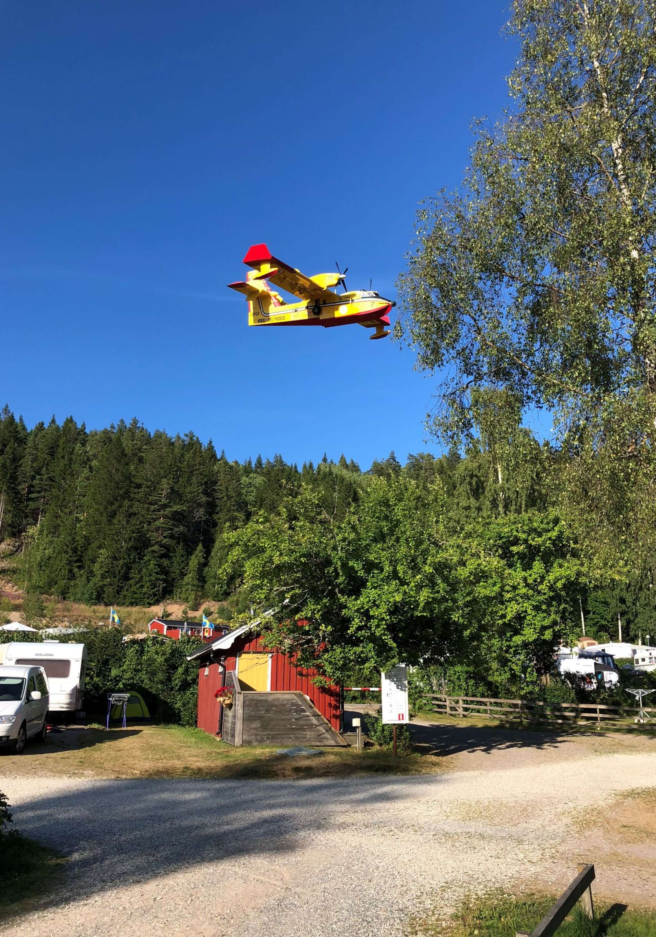 Sommaren 2018 rasade många stora skogsbränder i landet, bland annat på Kroppefjäll där italienska brandflyg fick bistå. 