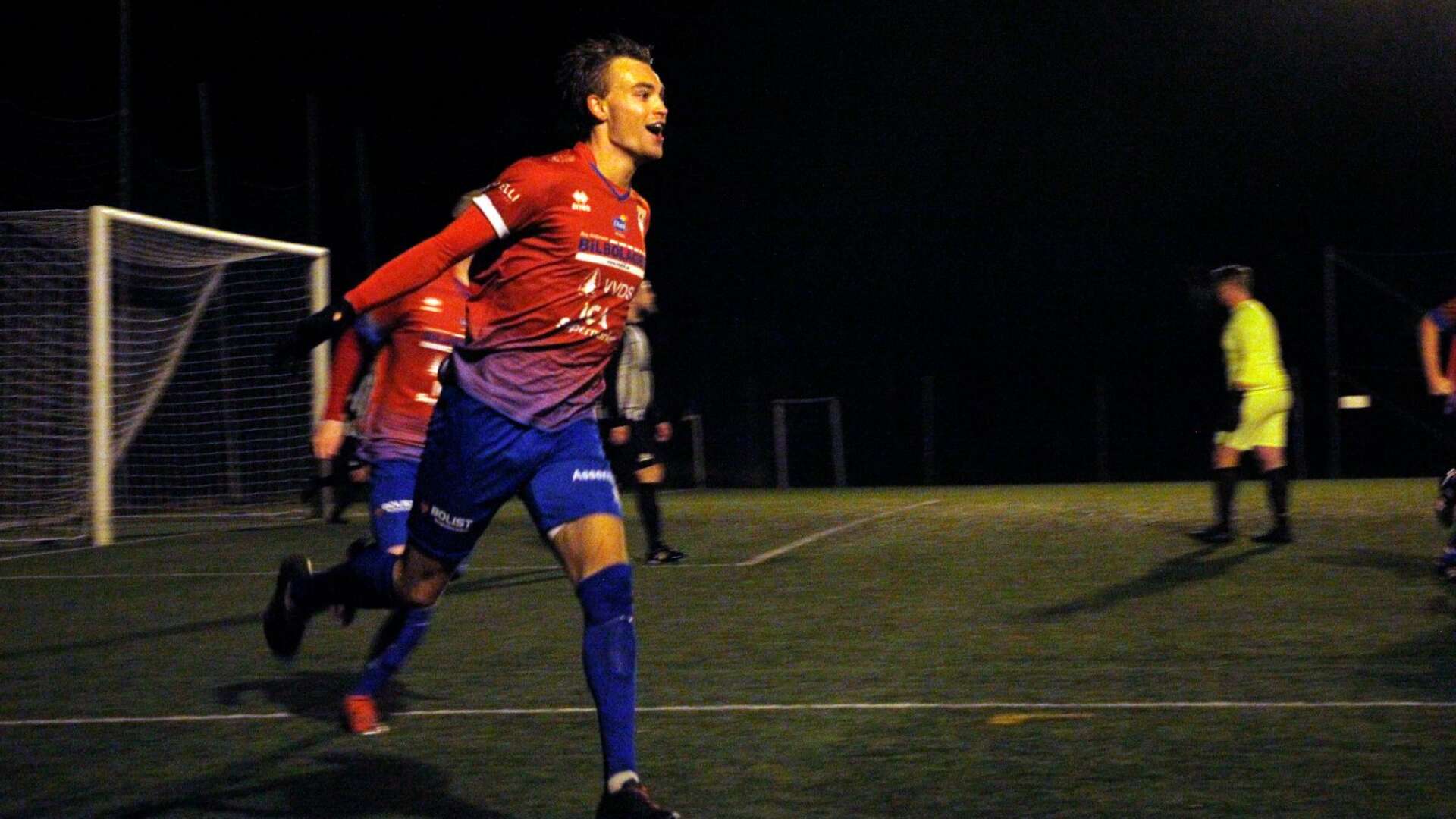Jonas Alfredsson vrålar ut sin glädje efter att ha gjort 3-0.