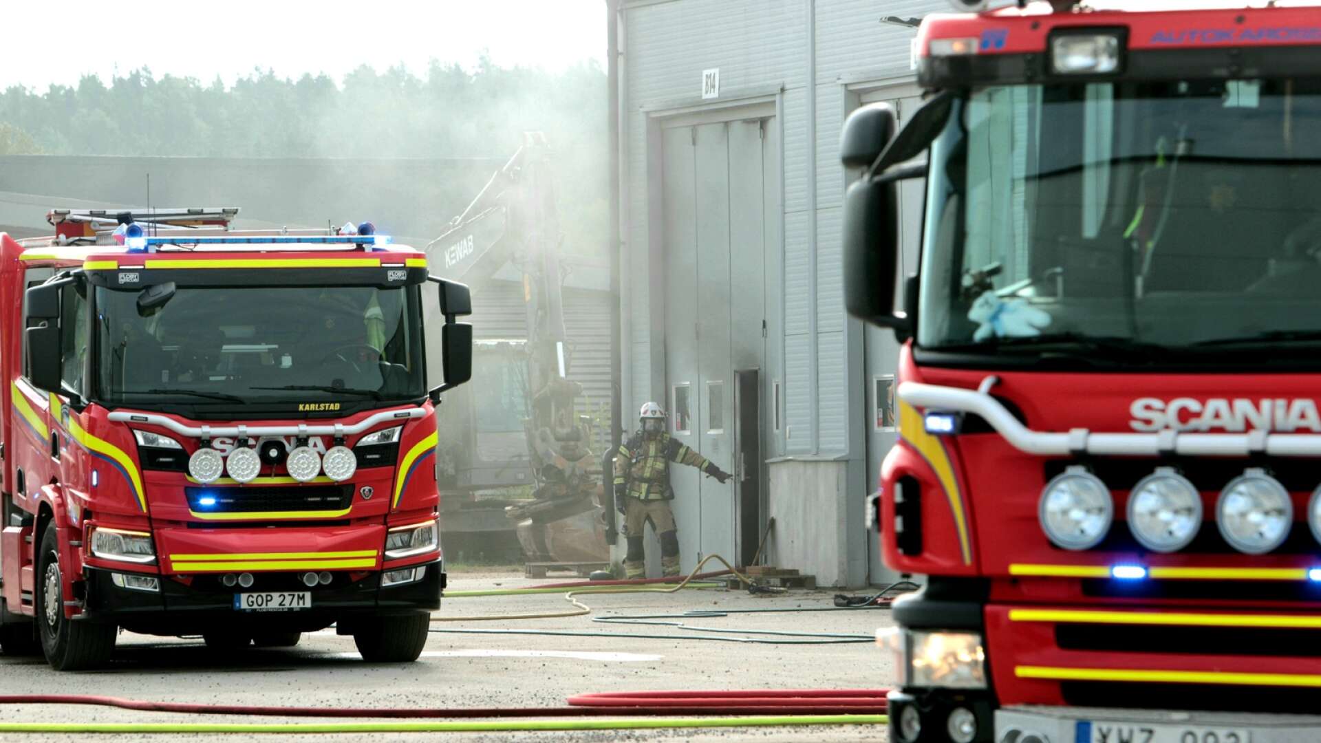 Det brinner i en industrilokal i Karlstad. 