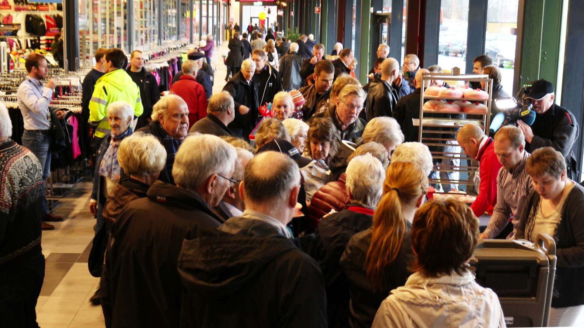 Köpcenter-täta Charlottenberg är centralorten i Eda kommun – och enda stället där befolkningen ökar. 