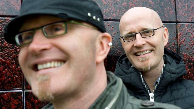 De sjungande tvillingarna Magnus och Henrik Rongedal, uppvuxna i Molkom, fick sitt genombrott i Melodifestivalen 2008. Nu har de en scensatsning i Värmland på gång, till våren.